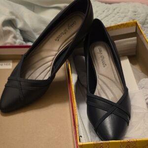 Easy Street Women's Dark Blue Square Heel Shoes